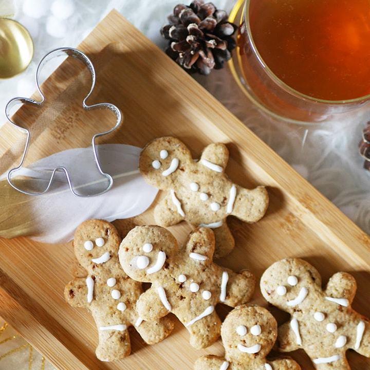 Gingerman cookies - organic baking mix + cookie cutter