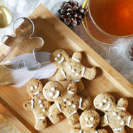 Gingerman cookies - organic baking mix + cookie cutter